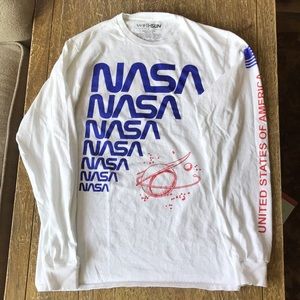 FifthSun Men’s size (S) Long Sleeve White Tee